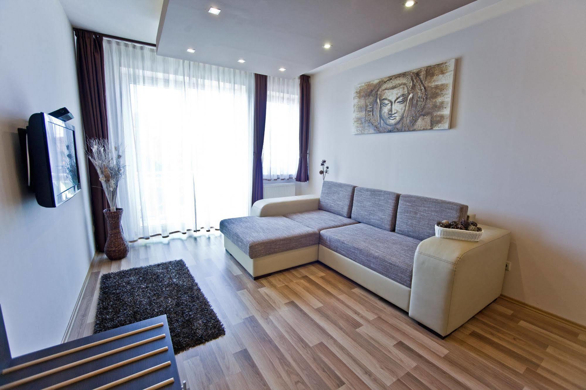 Nemeth Apartmanok Sárvár Exterior foto
