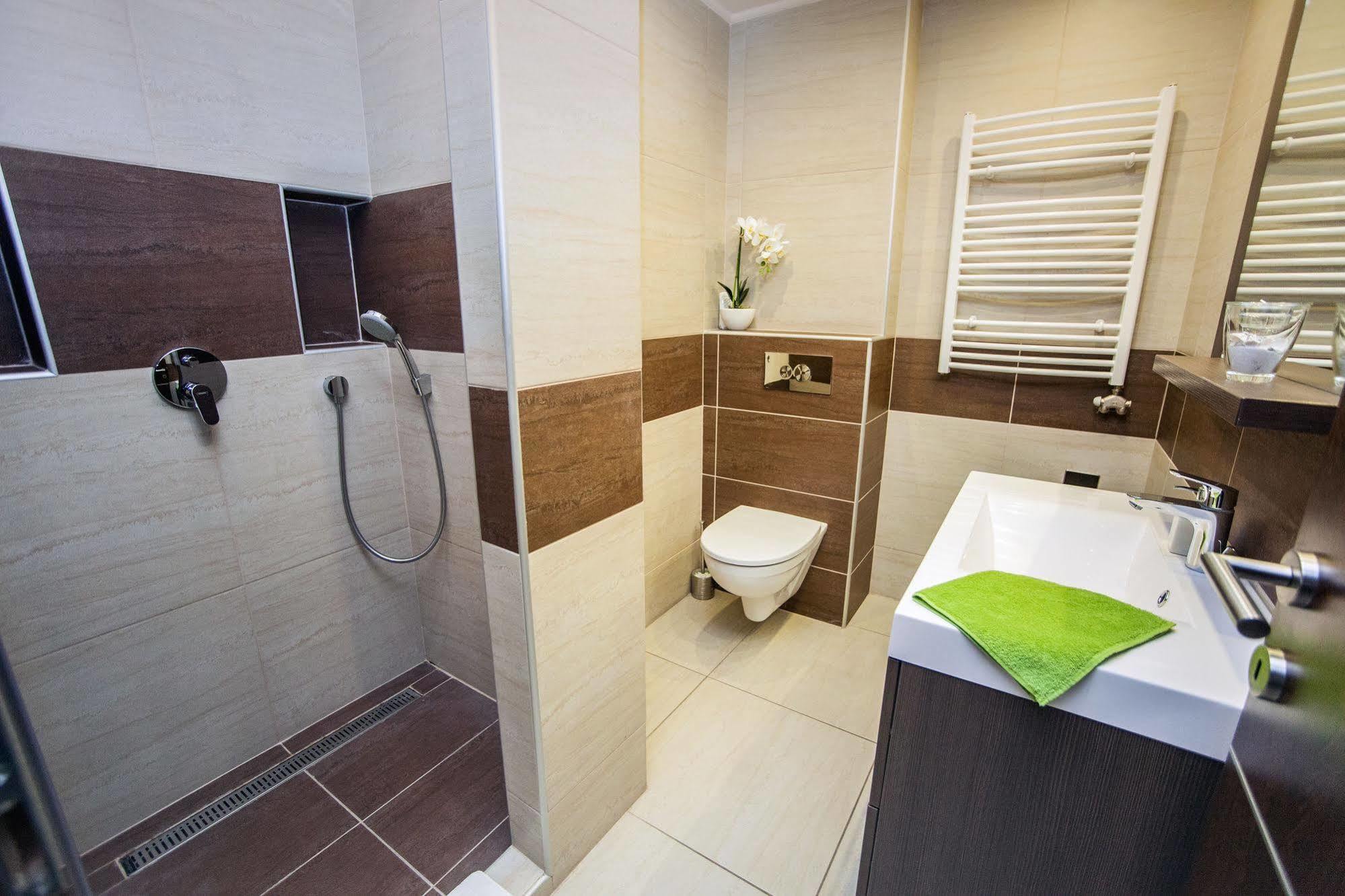 Nemeth Apartmanok Sárvár Exterior foto